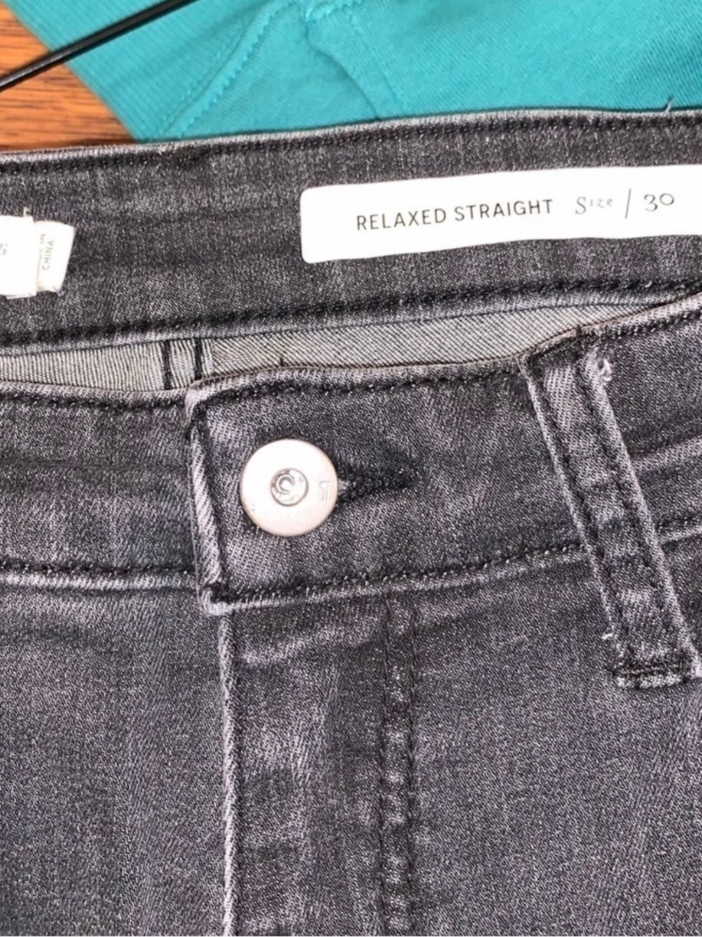 Anthropologie Pilcro Gray High Waist Relaxed Straight Leg Cropped Jeans 30 - Picture 3 of 8